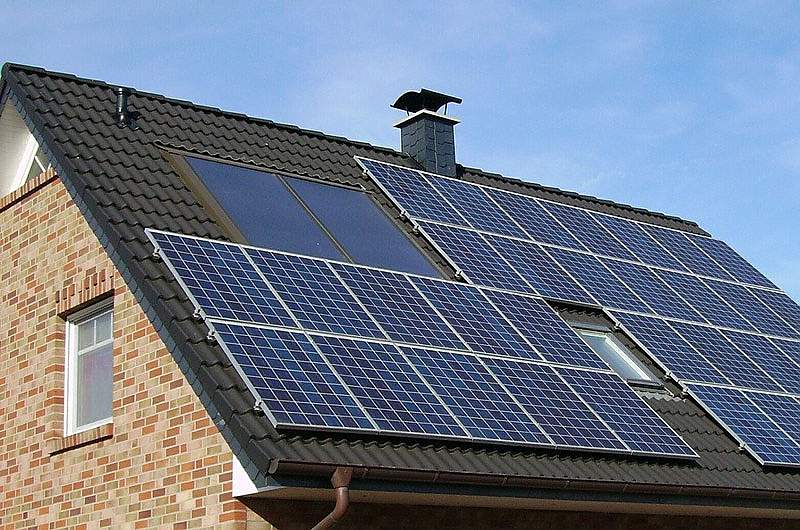 Solar Panel auf einem Hausdach, Quelle: Pixabay