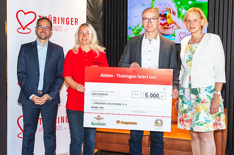 Thüringer Hilfsfonds e.V. gestartet. Spendenscheckübergabe „Thüringen feiert los!“. Foto: Michael Kremer