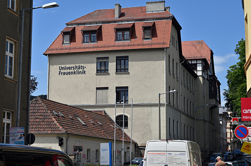 Jena: "Universitäts-Frauenklinik" Gemeinsam mit der Stadt Jena hat die Universität das Gebäude zu einer Unterkunft für Geflüchtete aus der Ukraine umgebaut, bevor es später für die Wissenschaft genutzt werden soll - Foto: Martin Schutt/dpa Jena: "Universitäts-Frauenklinik" Gemeinsam mit der Stadt Jena hat die Universität das Gebäude zu einer Unterkunft für Geflüchtete aus der Ukraine umgebaut, bevor es später für die Wissenschaft genutzt werden soll - Foto: Martin Schutt/dpa