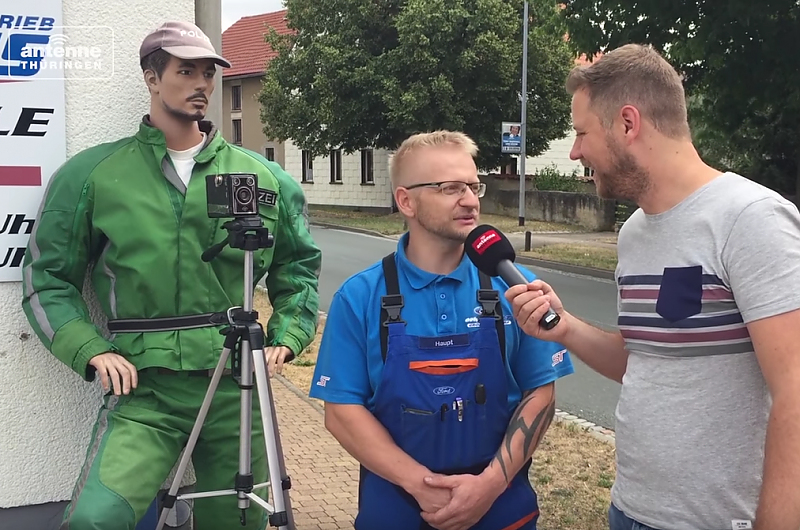 AT-Reporter Christian Geutner mit Polizisten-Papa Holger Haupt