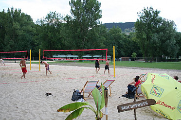 Auch Beachvolleyball kann man am See spielen, Bild: Stadtwerke Jena